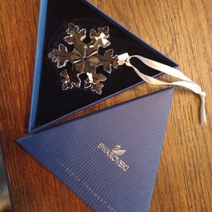 Swarovski AE 2016 SNOWFLAKE Ornament. Never unboxed.